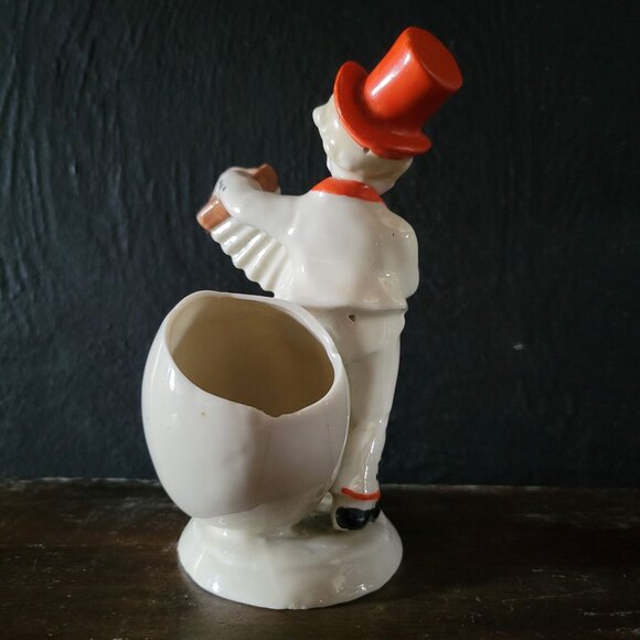 Vintage Accordion Player Porcelain Figurine with Cracked Egg Planter - Picture 4 of 12